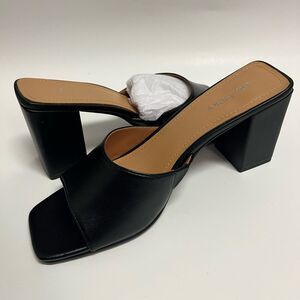 New in Box Lisa Vicky Vital Black Leather Open-Toe Mules - Size 8.5M